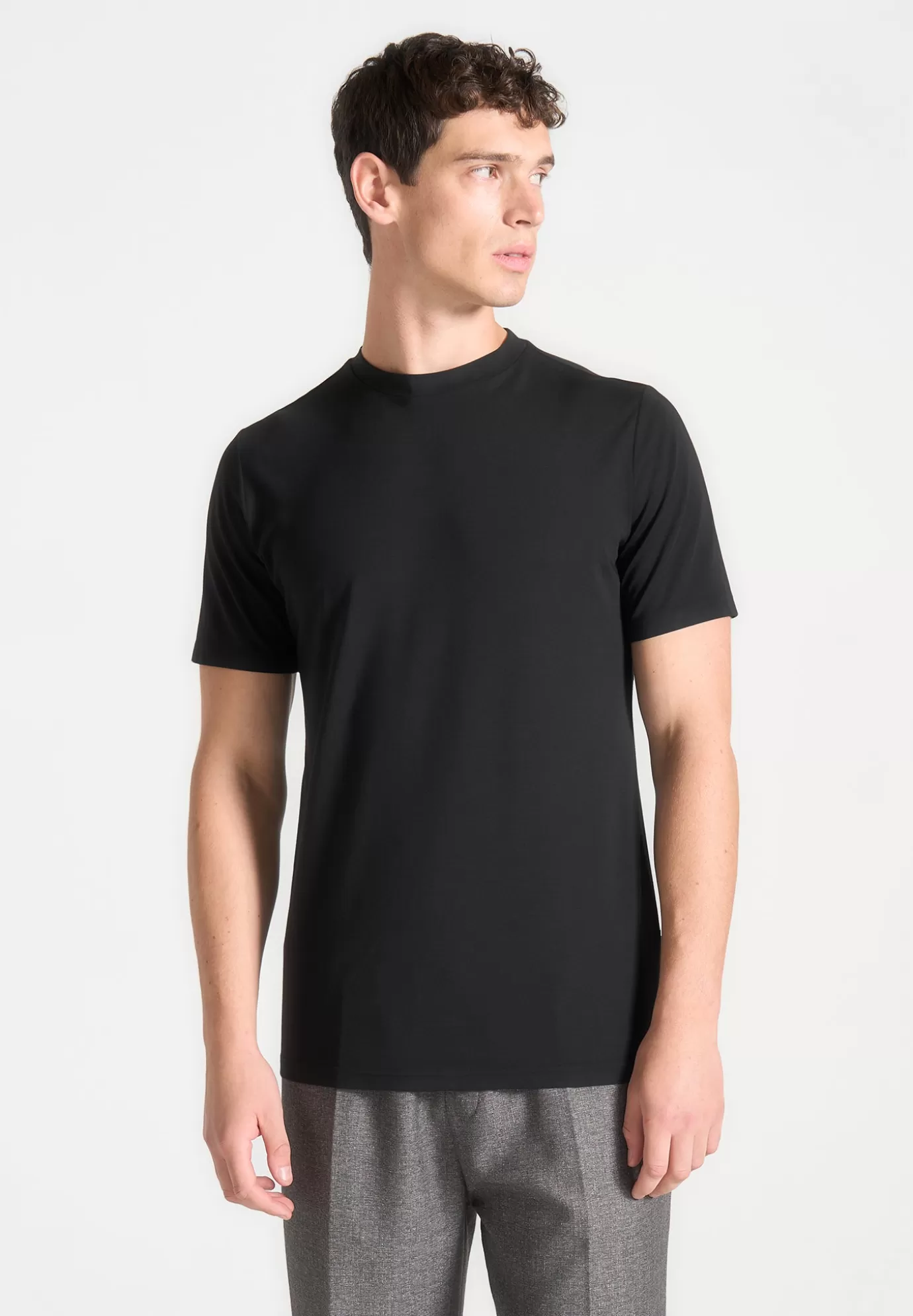 Best Éternel Fitted Luxe T-Shirt - T-shirts